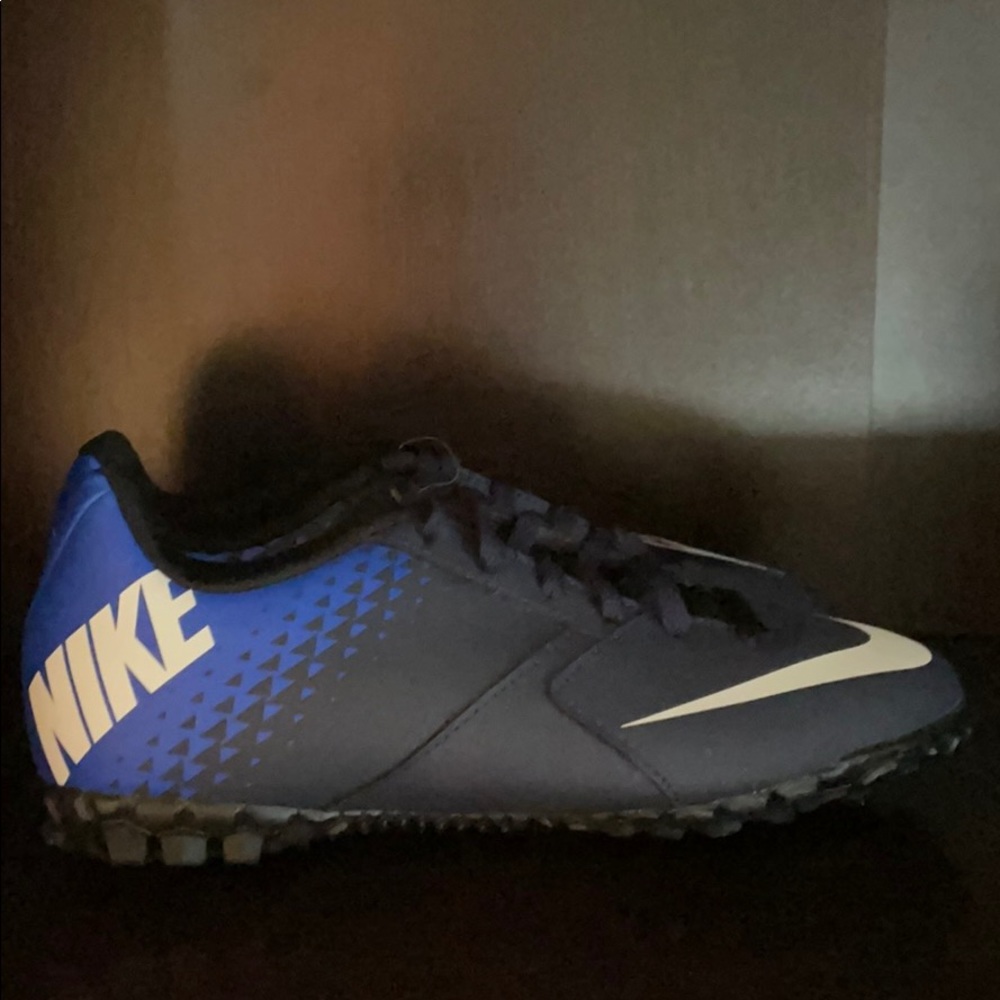 Indoor/turf Nike soccer shoes NWT Size 4